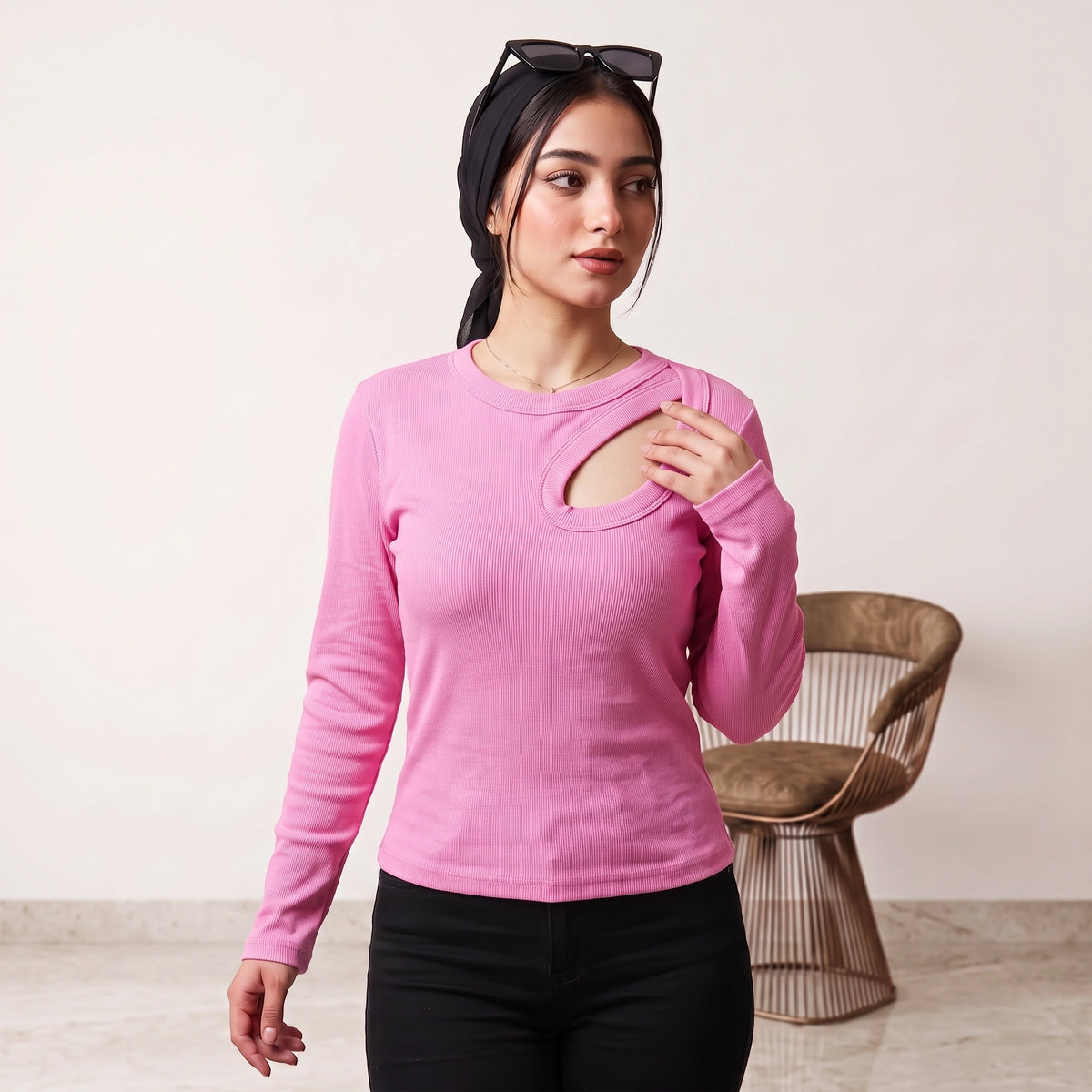 توب كم بفتحه ديربي Cutout Derby Top
