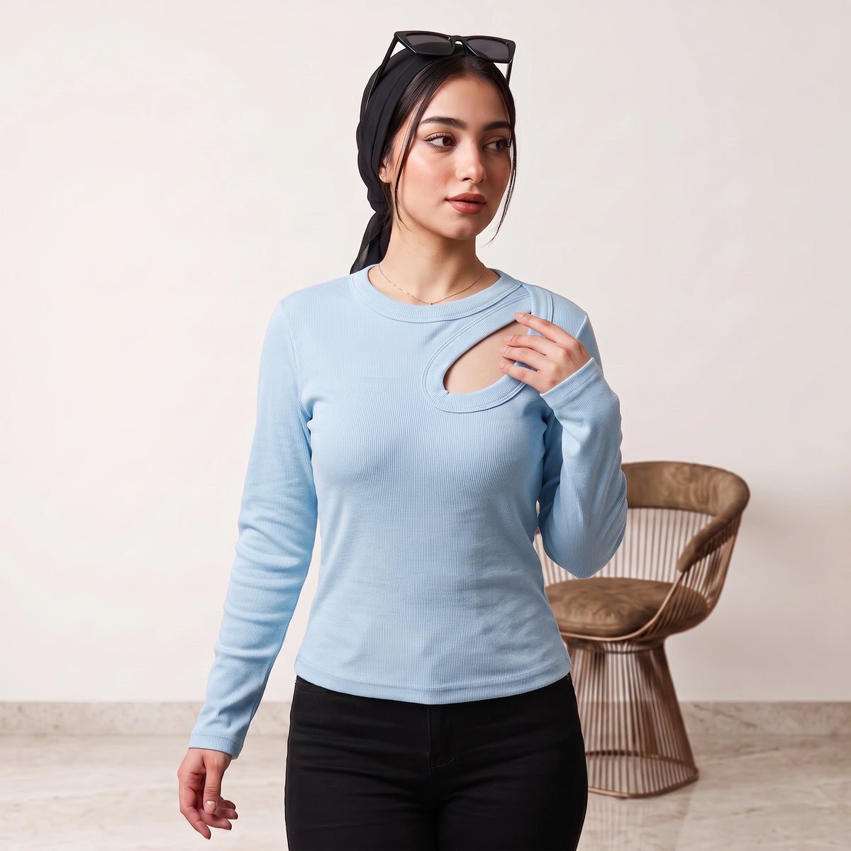 توب كم بفتحه ديربي Cutout Derby Top
