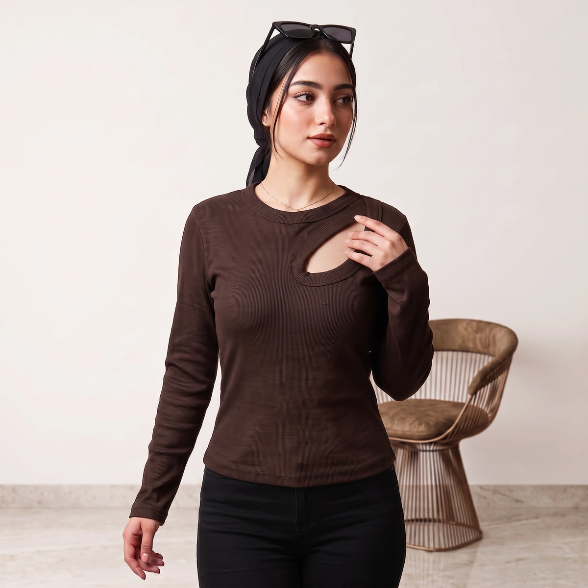 توب كم بفتحه ديربي Cutout Derby Top