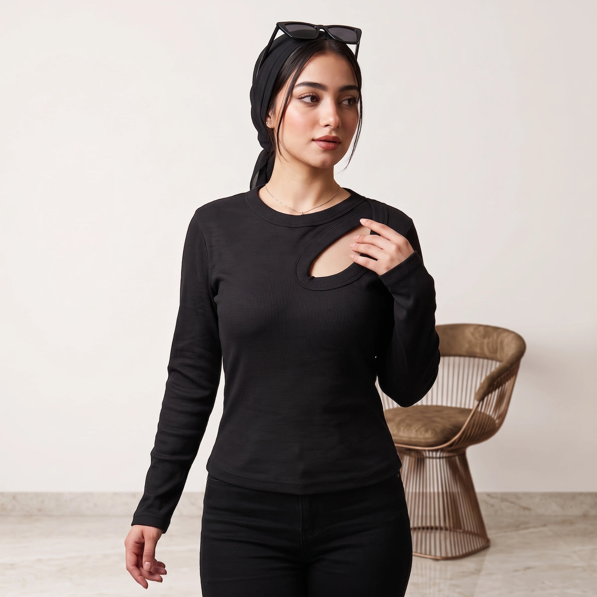 توب كم بفتحه ديربي Cutout Derby Top